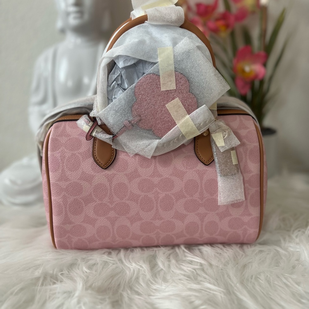 Coach medium Rowan in powder pink - Picture 6 of 12